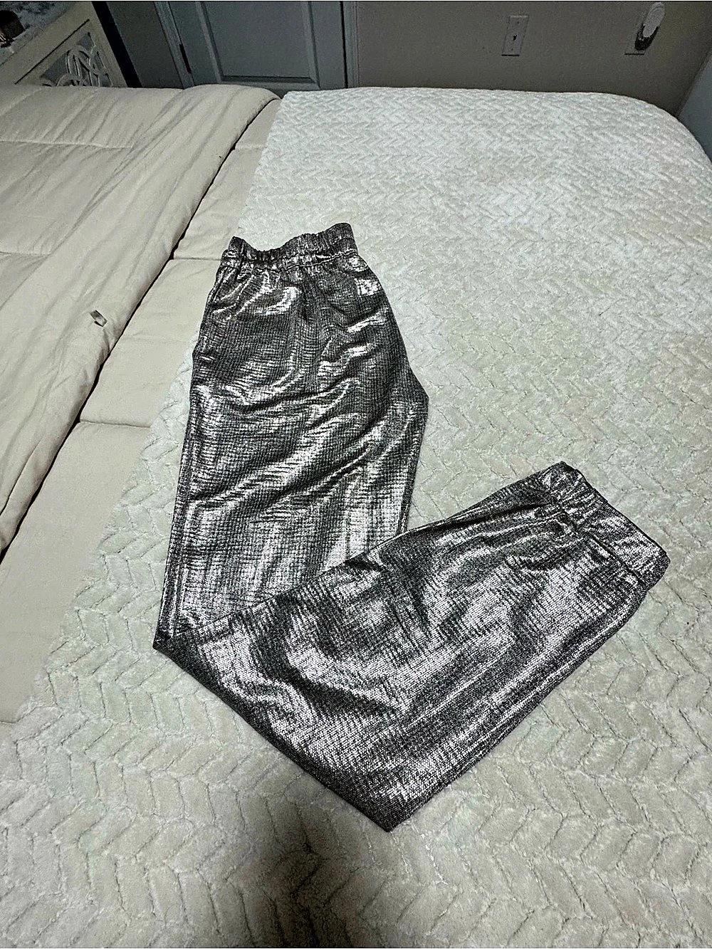 Maison d'Amelie Gold  Straight Leg Pants Size Small Like New